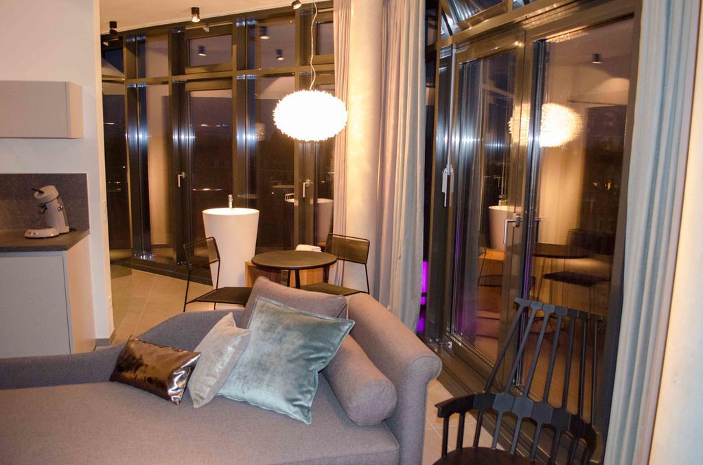 Penthouse Suite,197516845:JPEG