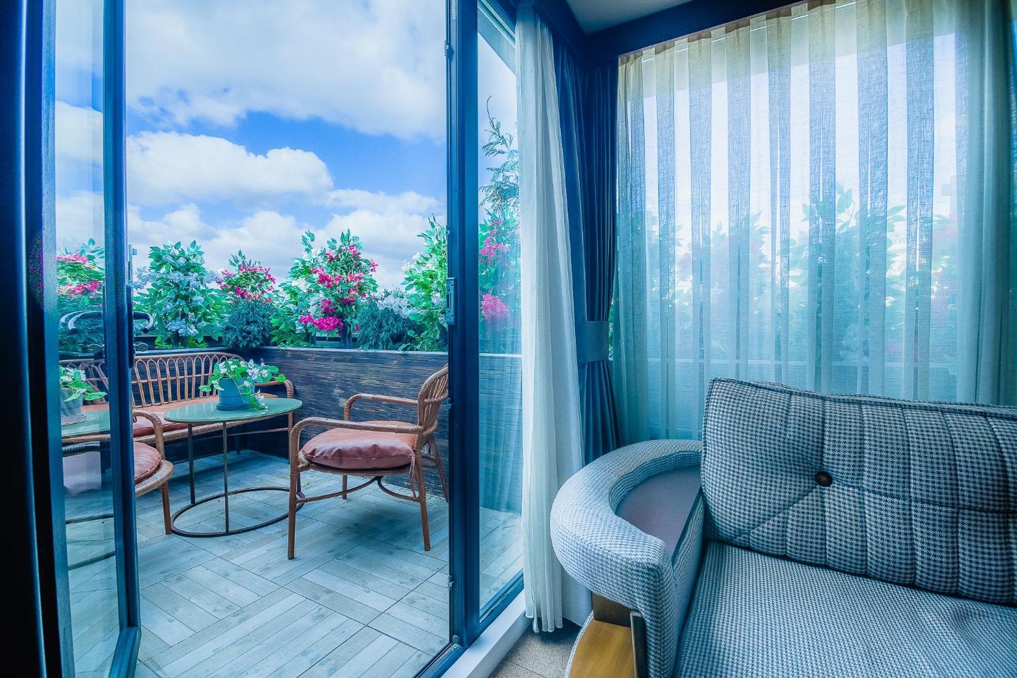 Superior King Suite