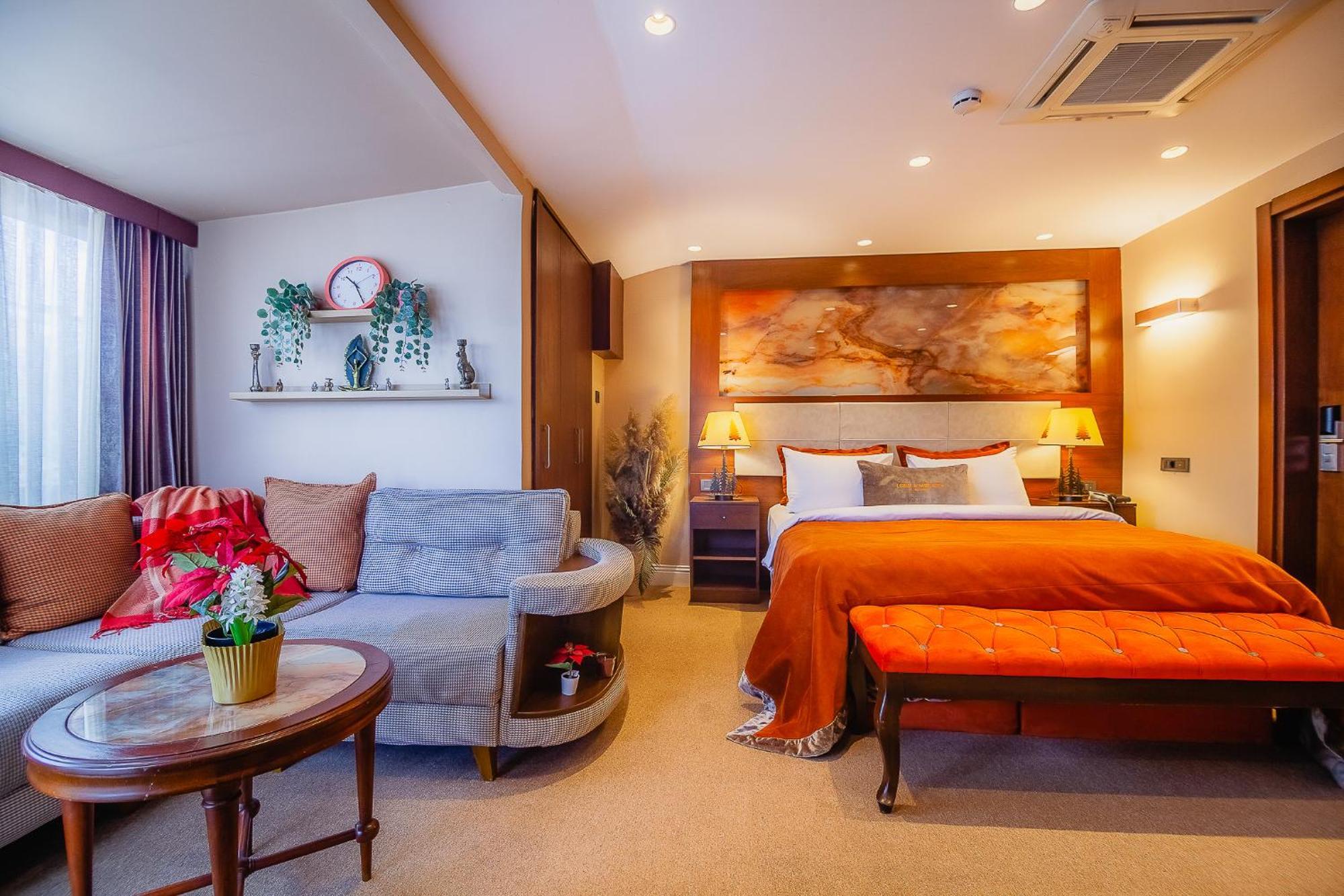 Superior King Suite