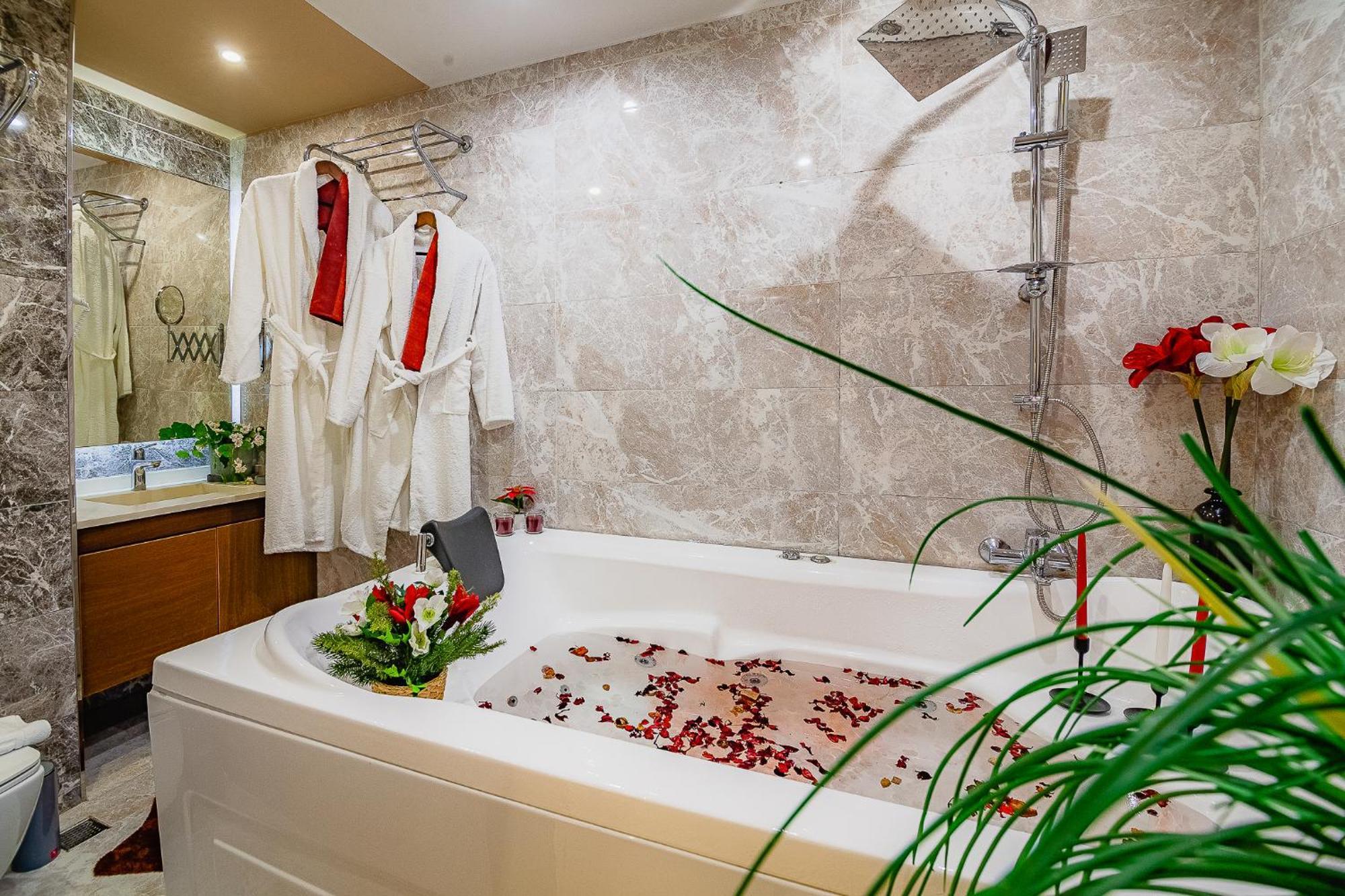 Superior King Suite