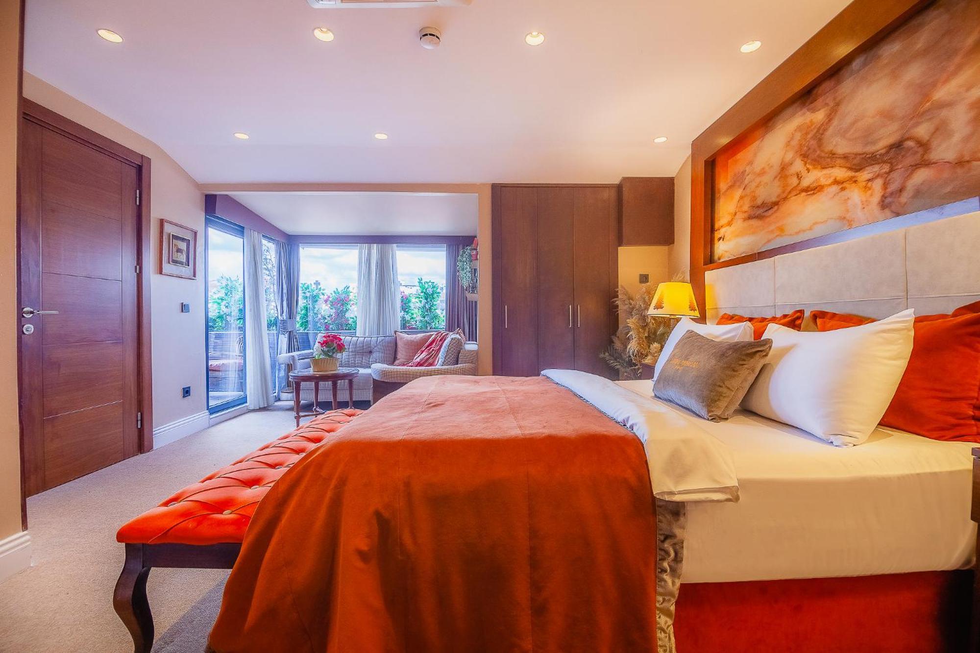 Superior King Suite