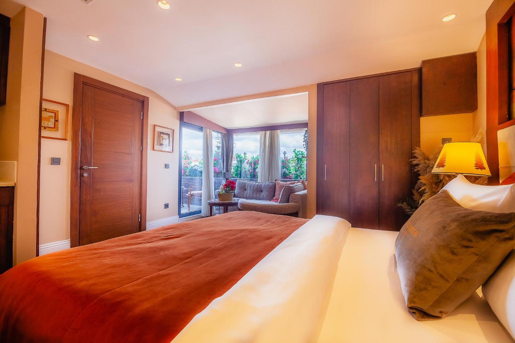 Superior King Suite