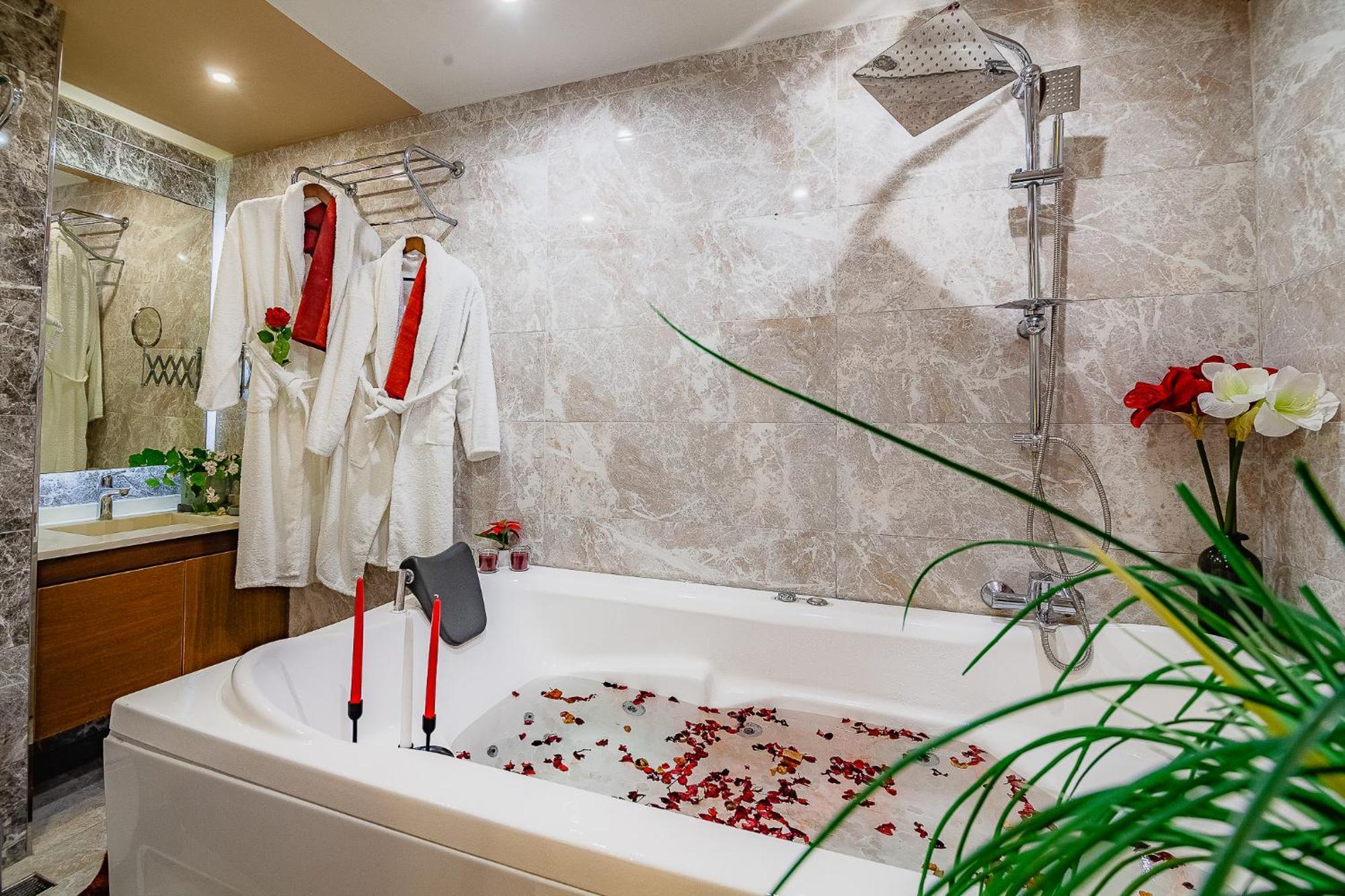 Superior King Suite