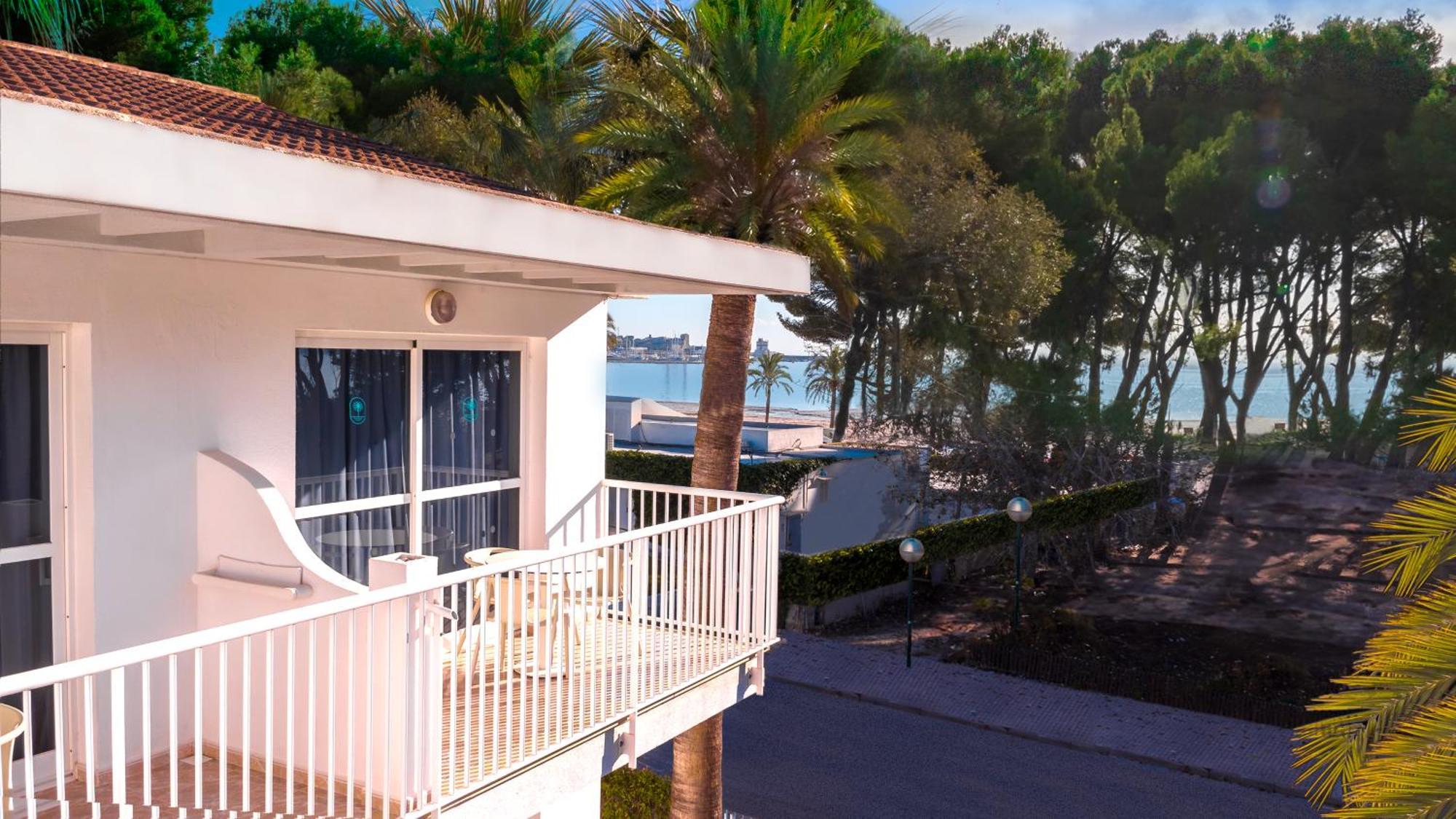 One-Bedroom Apartment Terrace Bonavida Pines