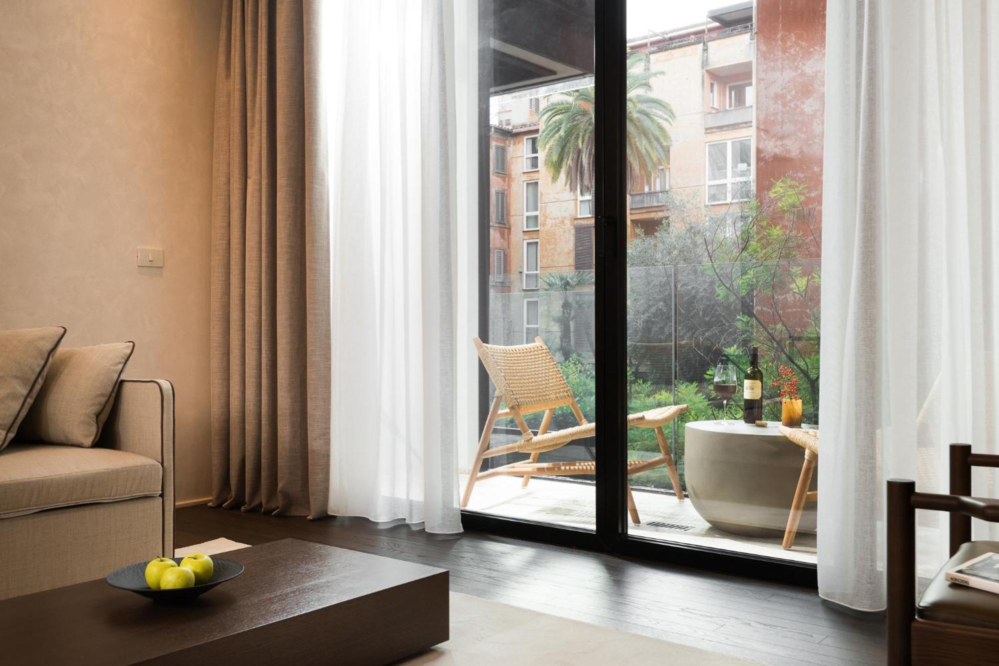 Ampio Monolocale con Balcone