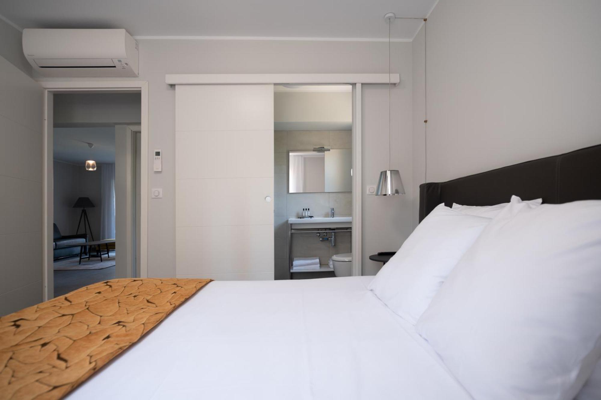 Two-Bedroom Deluxe Apartment