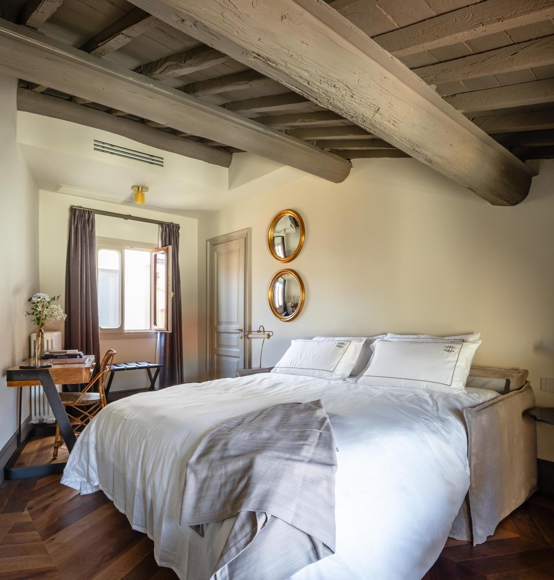 One-Bedroom Apartment Terrace
