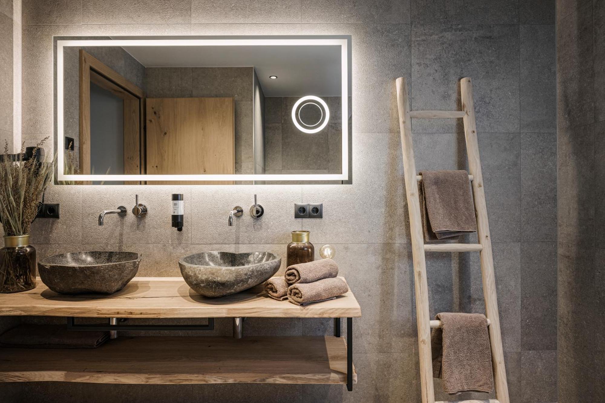 Two-Bedroom Apartment Deluxe Private Sauna