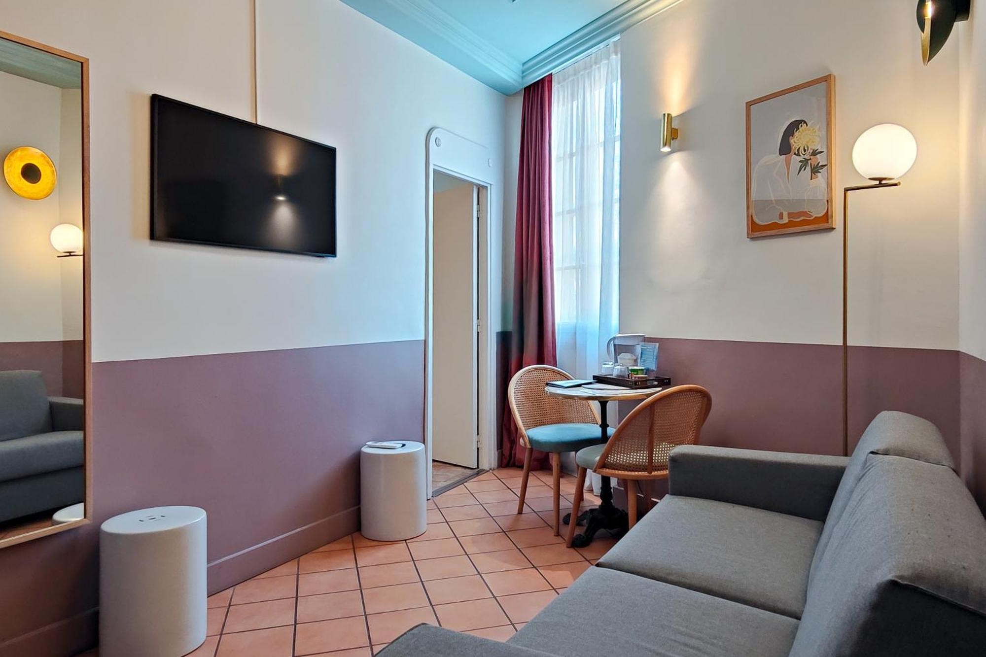 One-Bedroom Apartment with Balcony