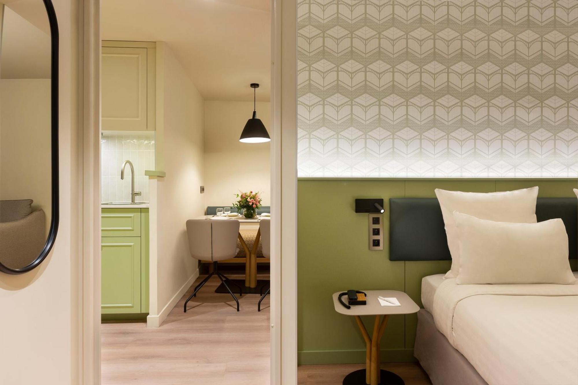 Deluxe Apartment