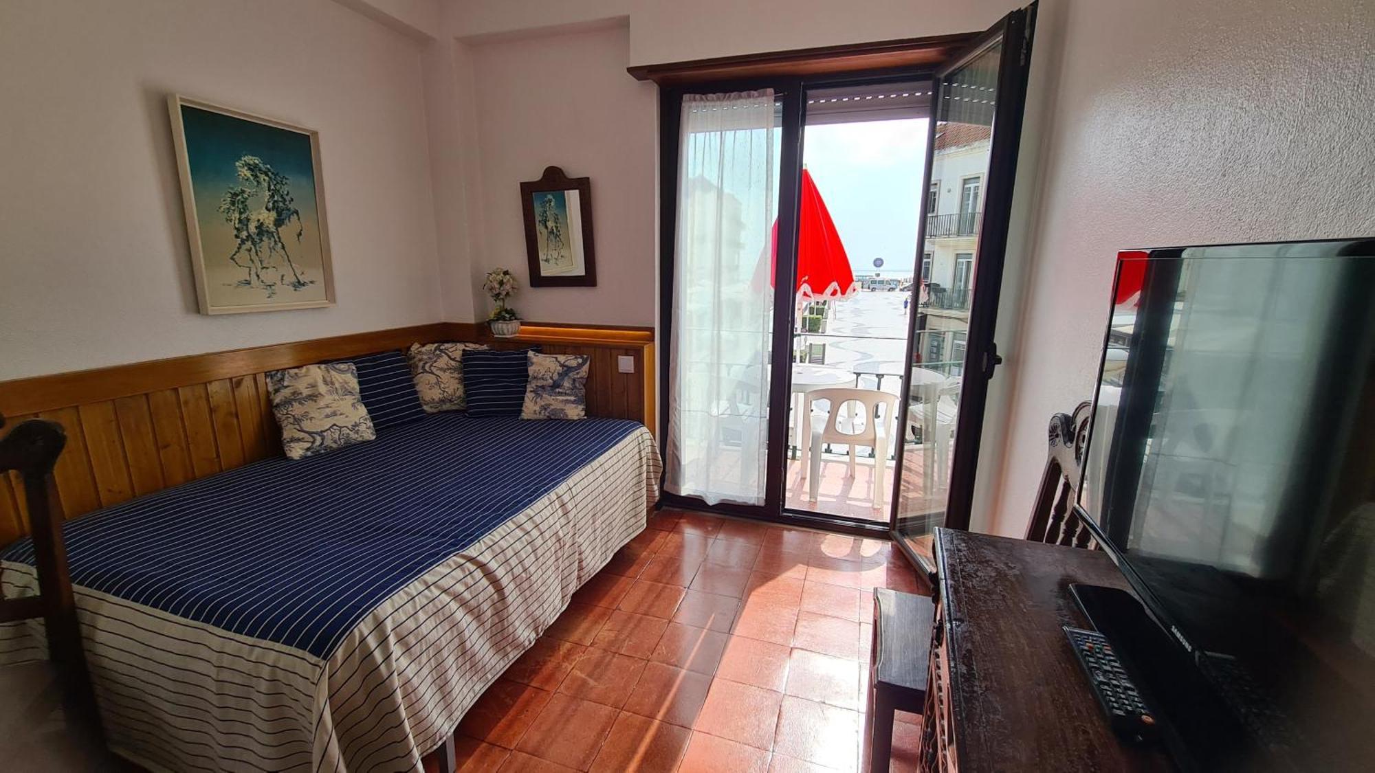 One-Bedroom Apartment Sea View