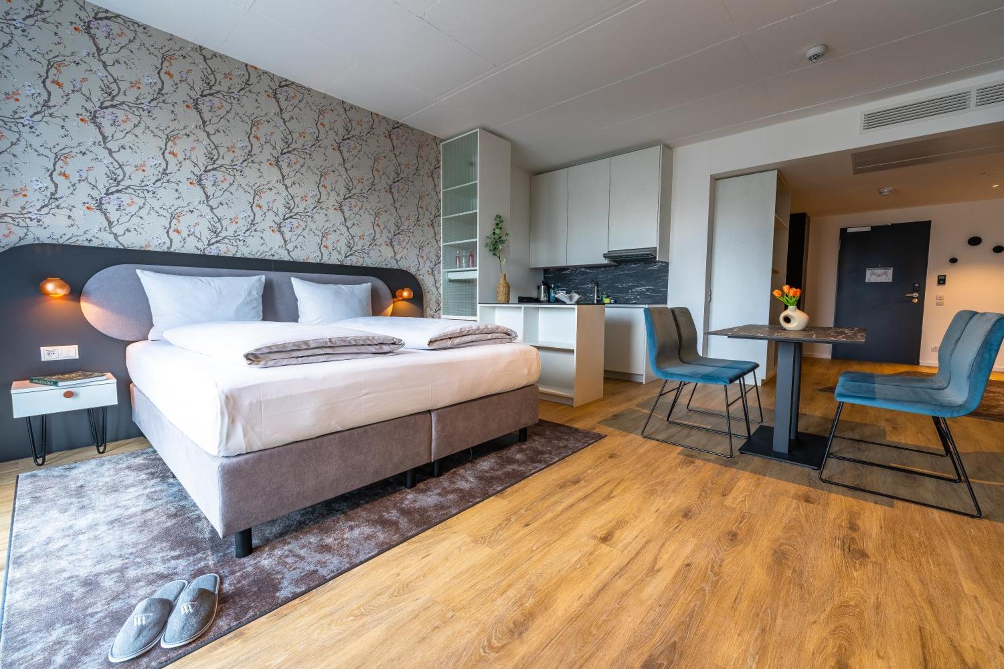 Superior Studio ( 2 adults and 2 children)