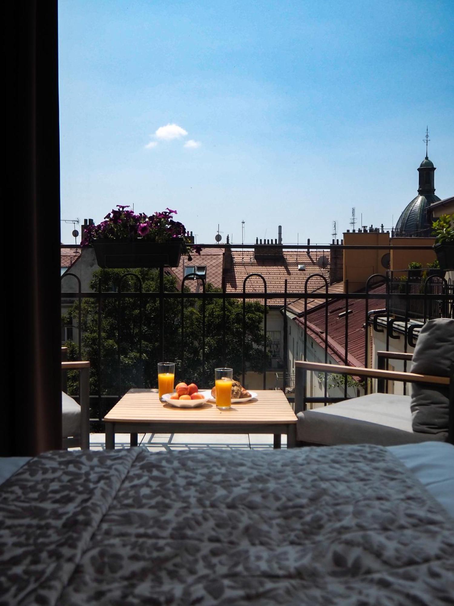Apartment with Terrace