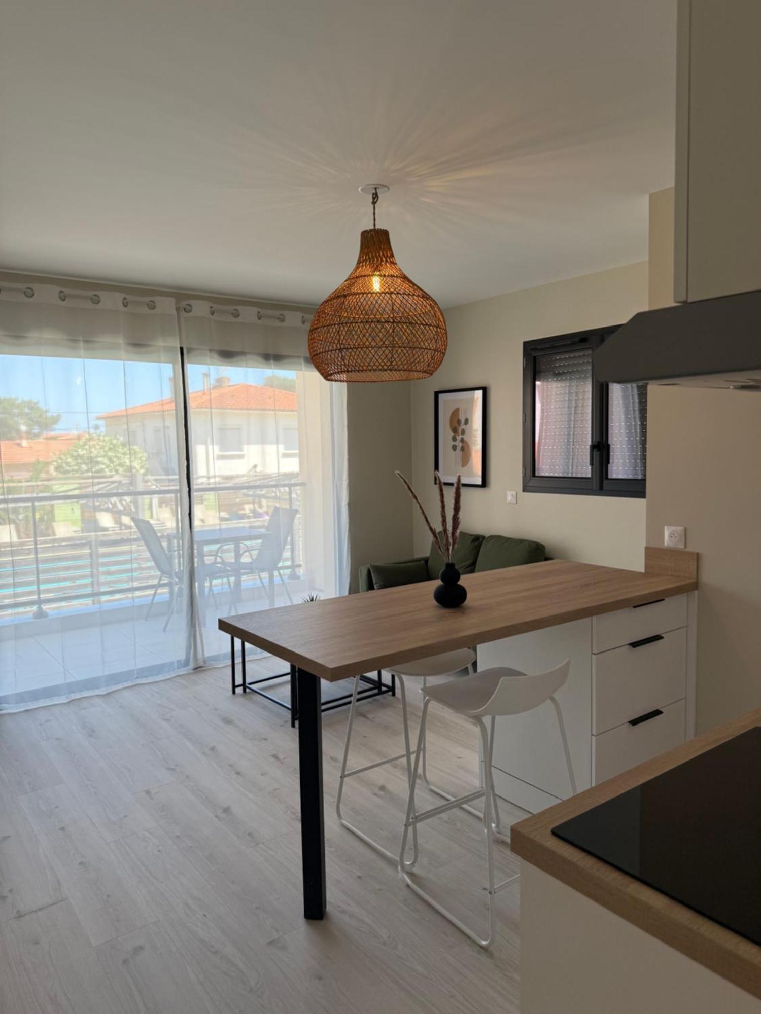 Apartamento de 1 dormitorio con vistas a la piscina