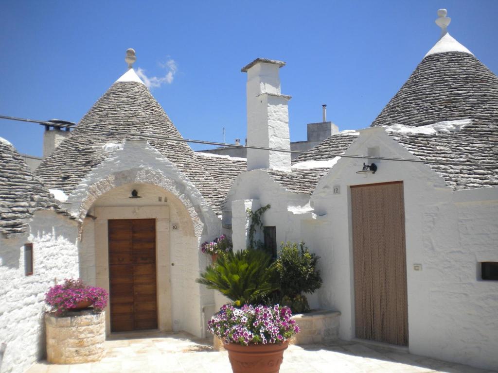 Three-Bedroom Trullo
