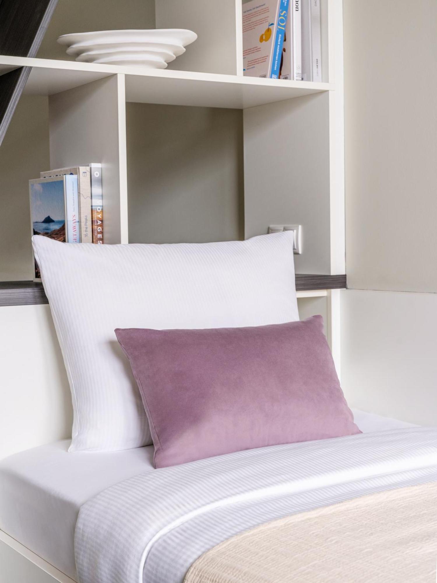 Medium Studio Kitchenette Single Bed