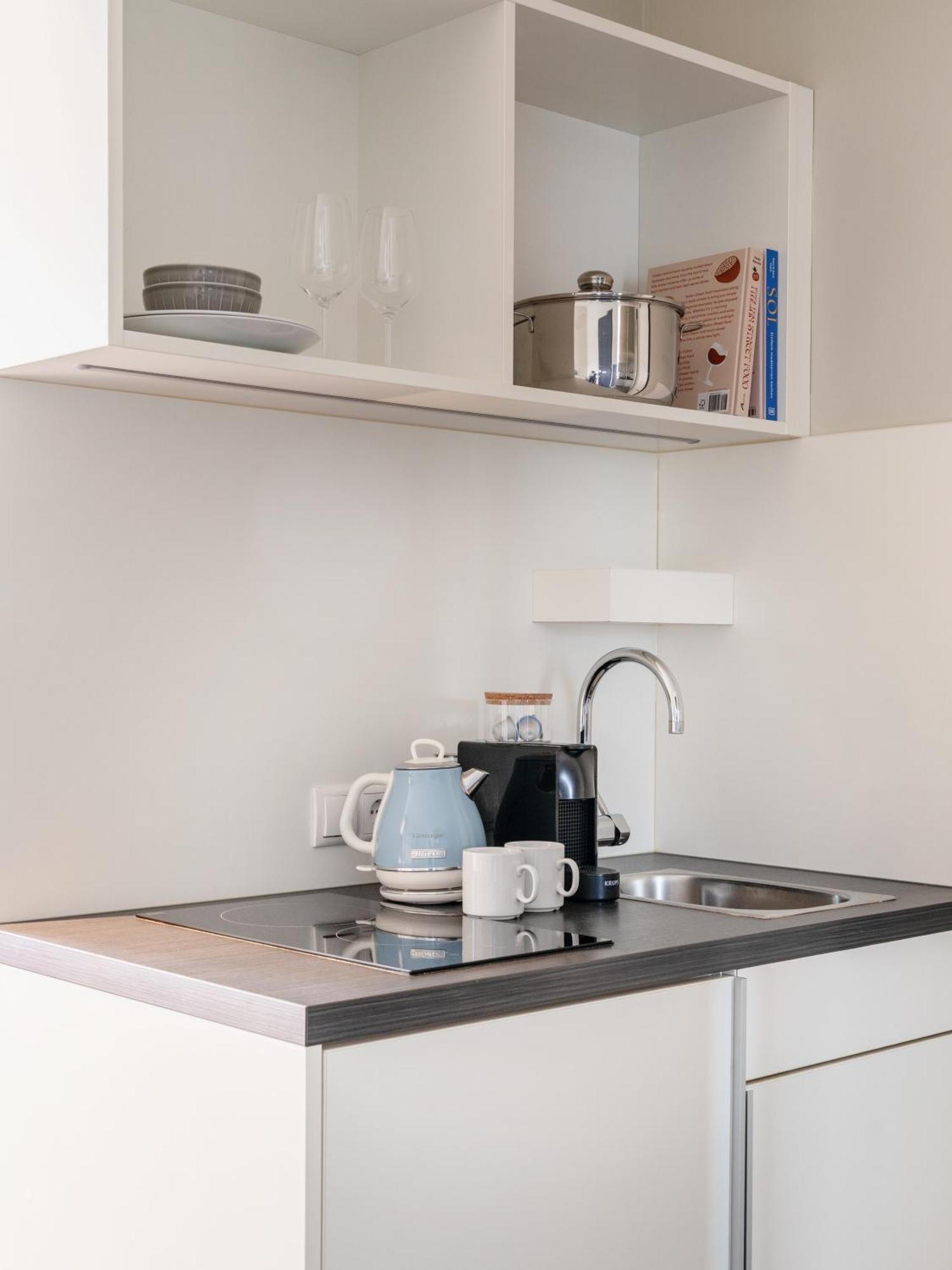 Medium Studio Kitchenette Single Bed