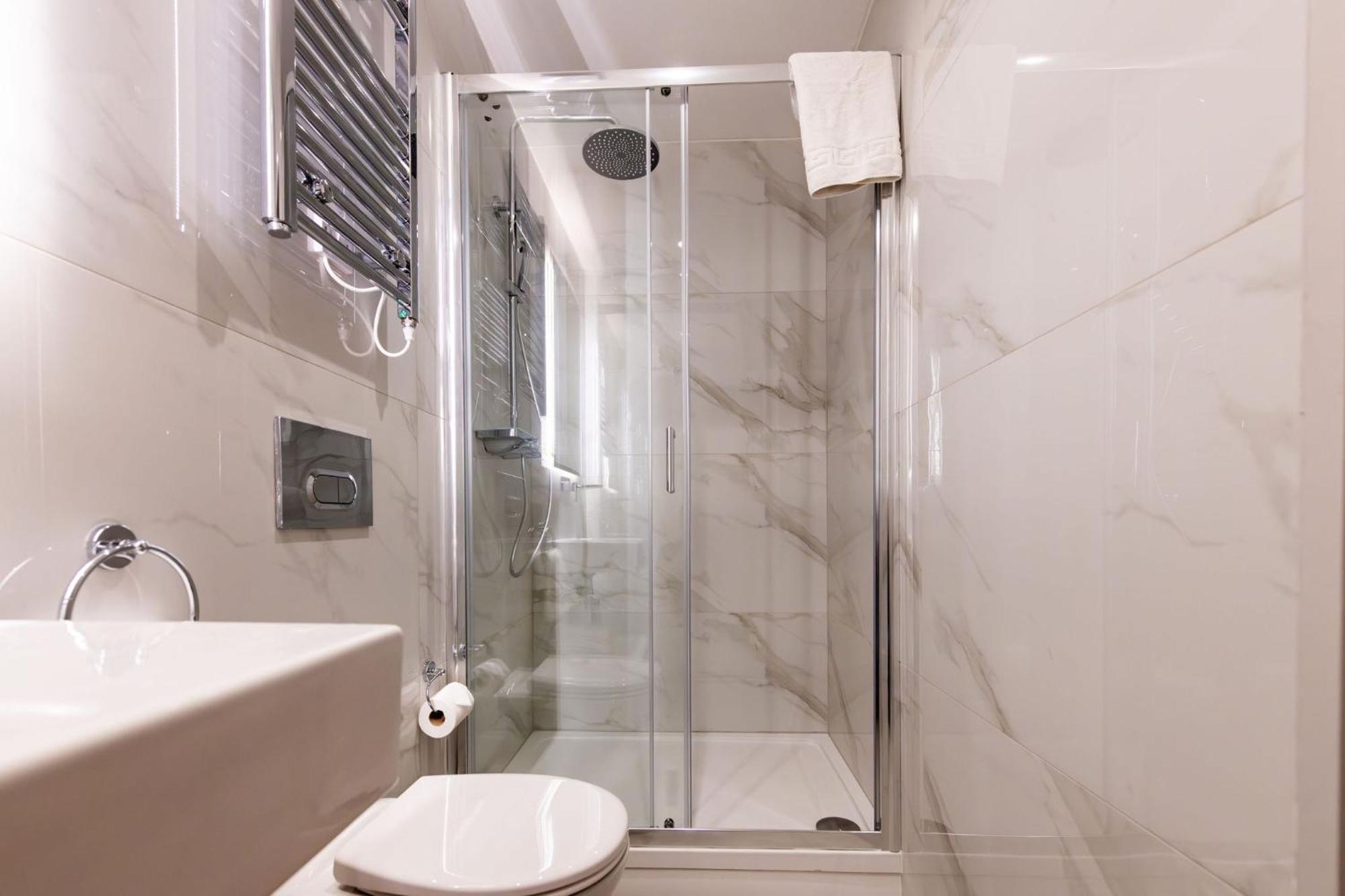 Deluxe Double Studio with Jacuzzi,1704853629:JPEG