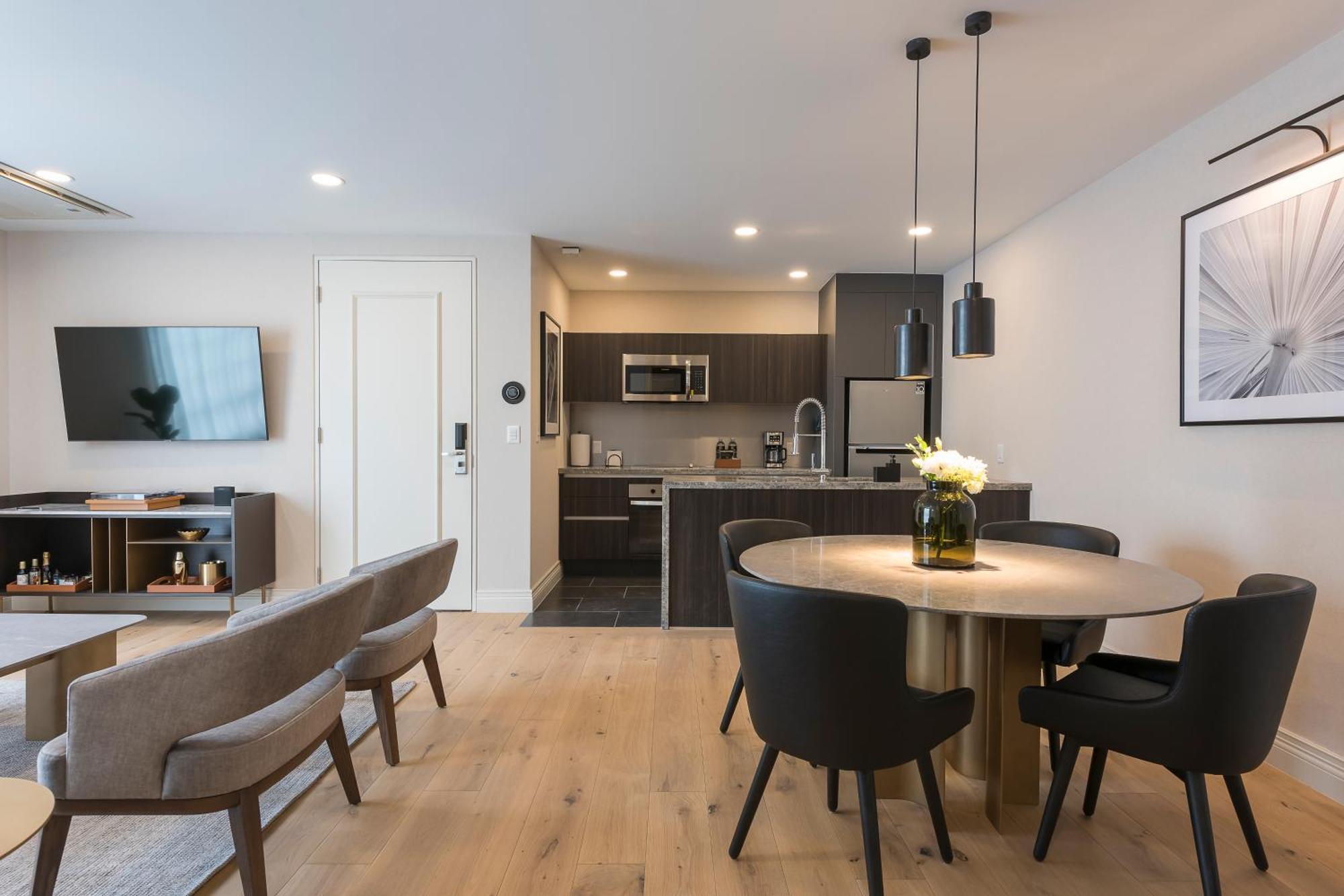 Deluxe Apartment
