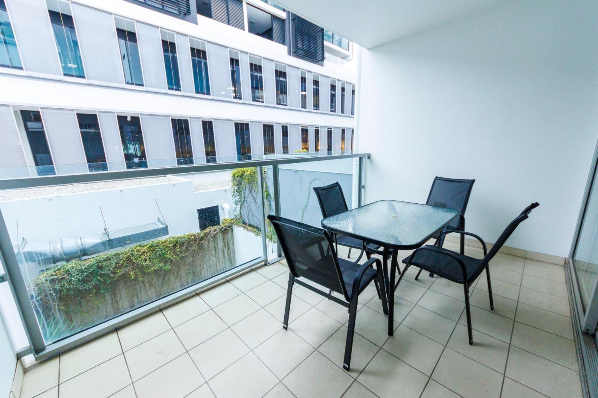 Two-Bedroom Apartment with Free Wi-Fi