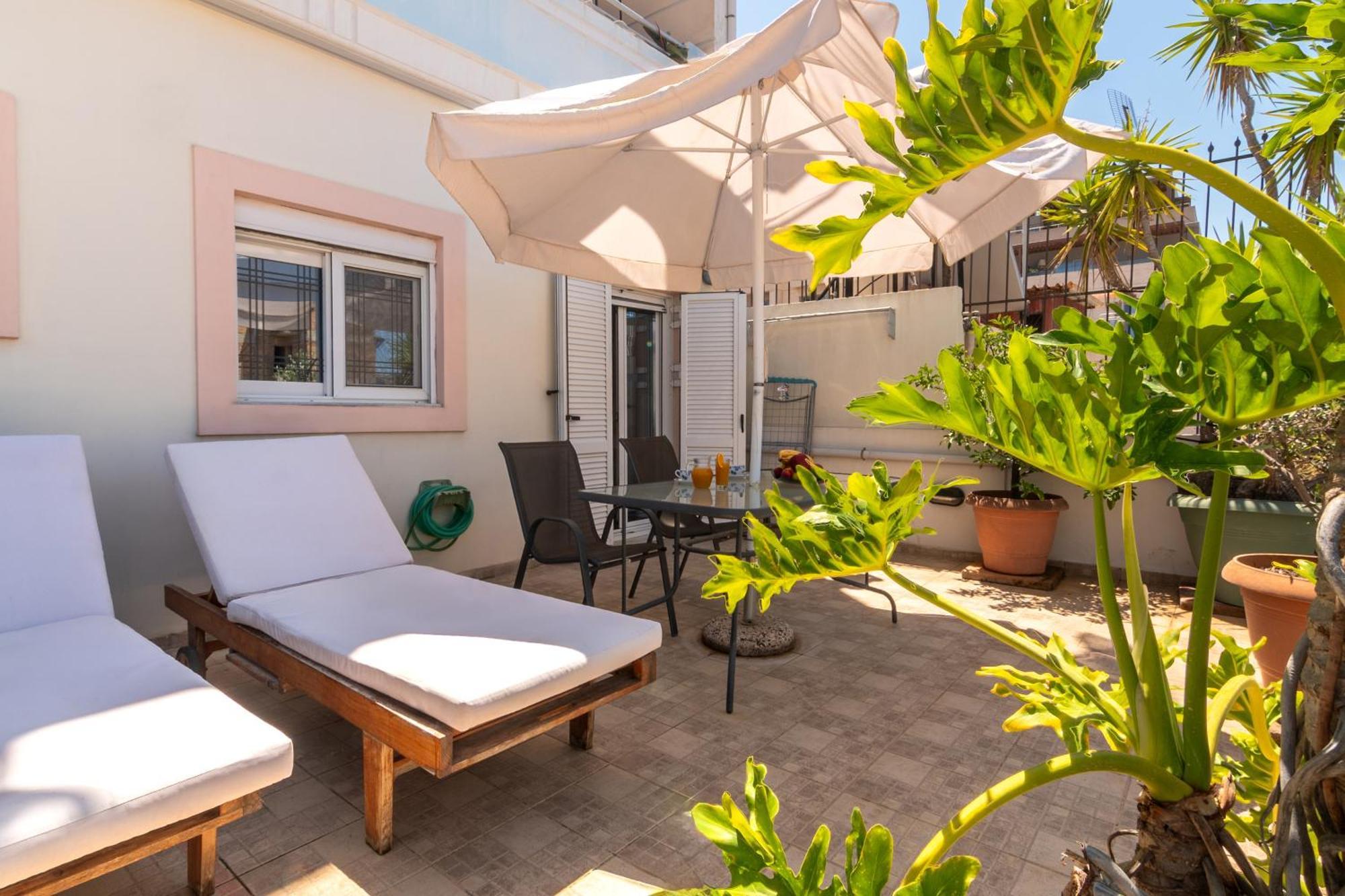 Deluxe Apartment