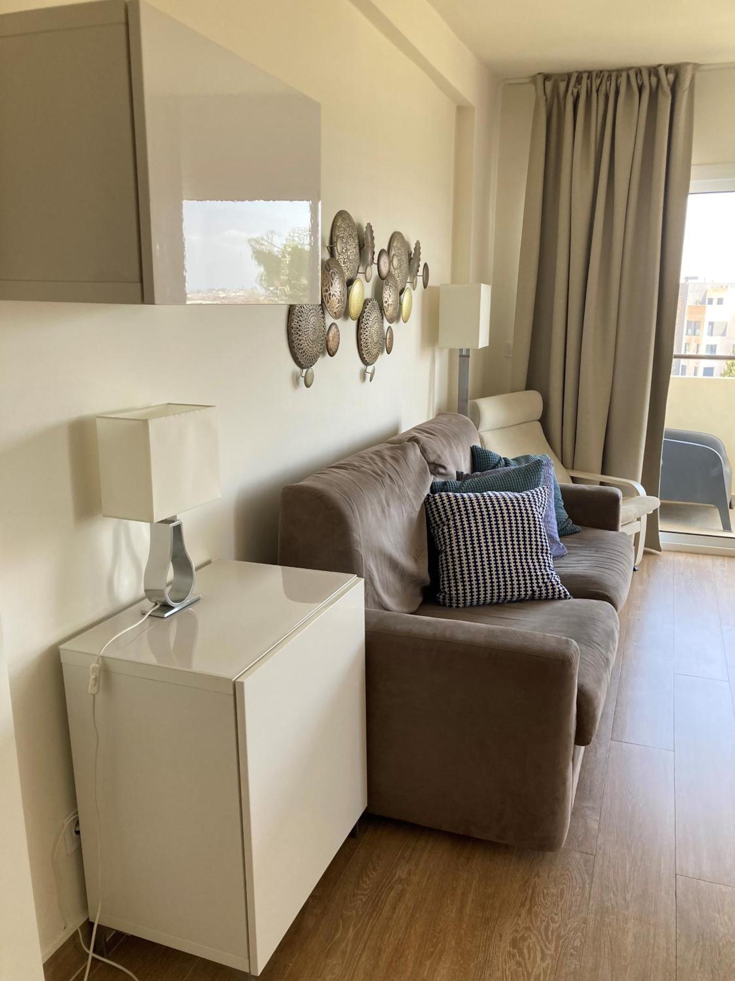 One Bedroom Apartment Sea View