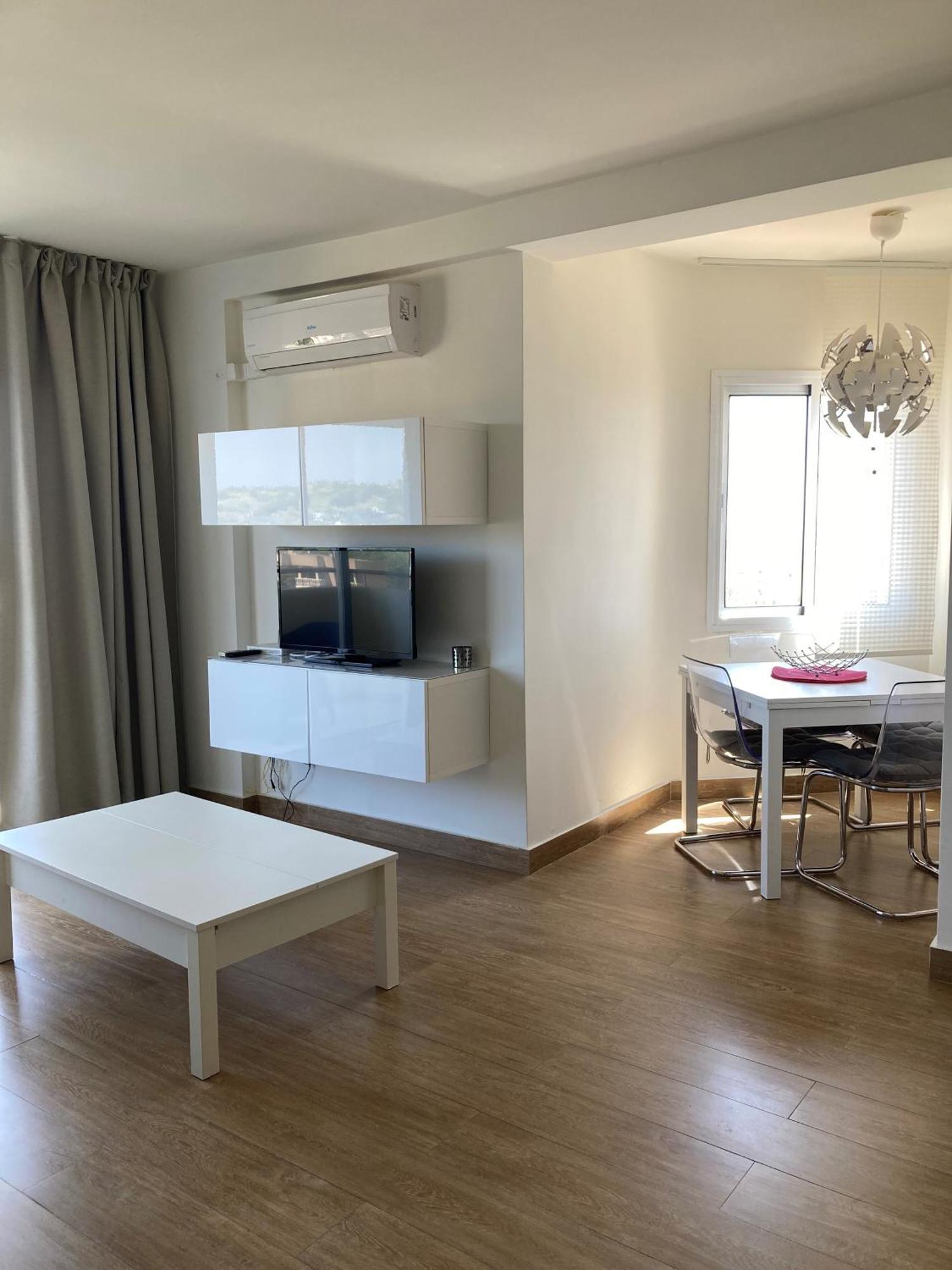 One Bedroom Apartment Sea View