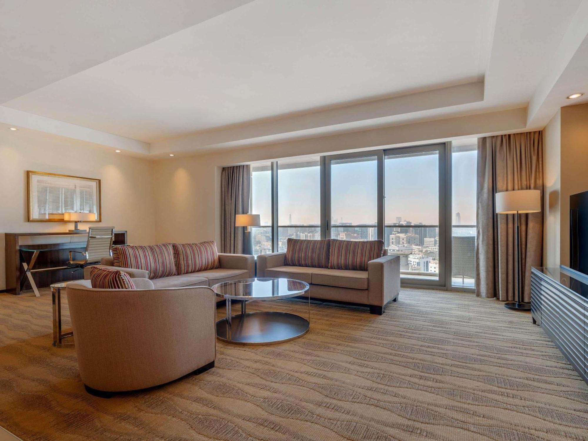 One-Bedroom Premium Apartment Burj Khalifa Creek View
