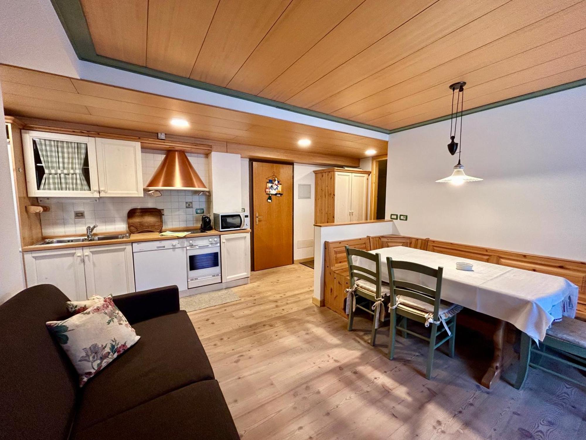 Two-Bedroom Apartment Balcony,1742758614:JPEG