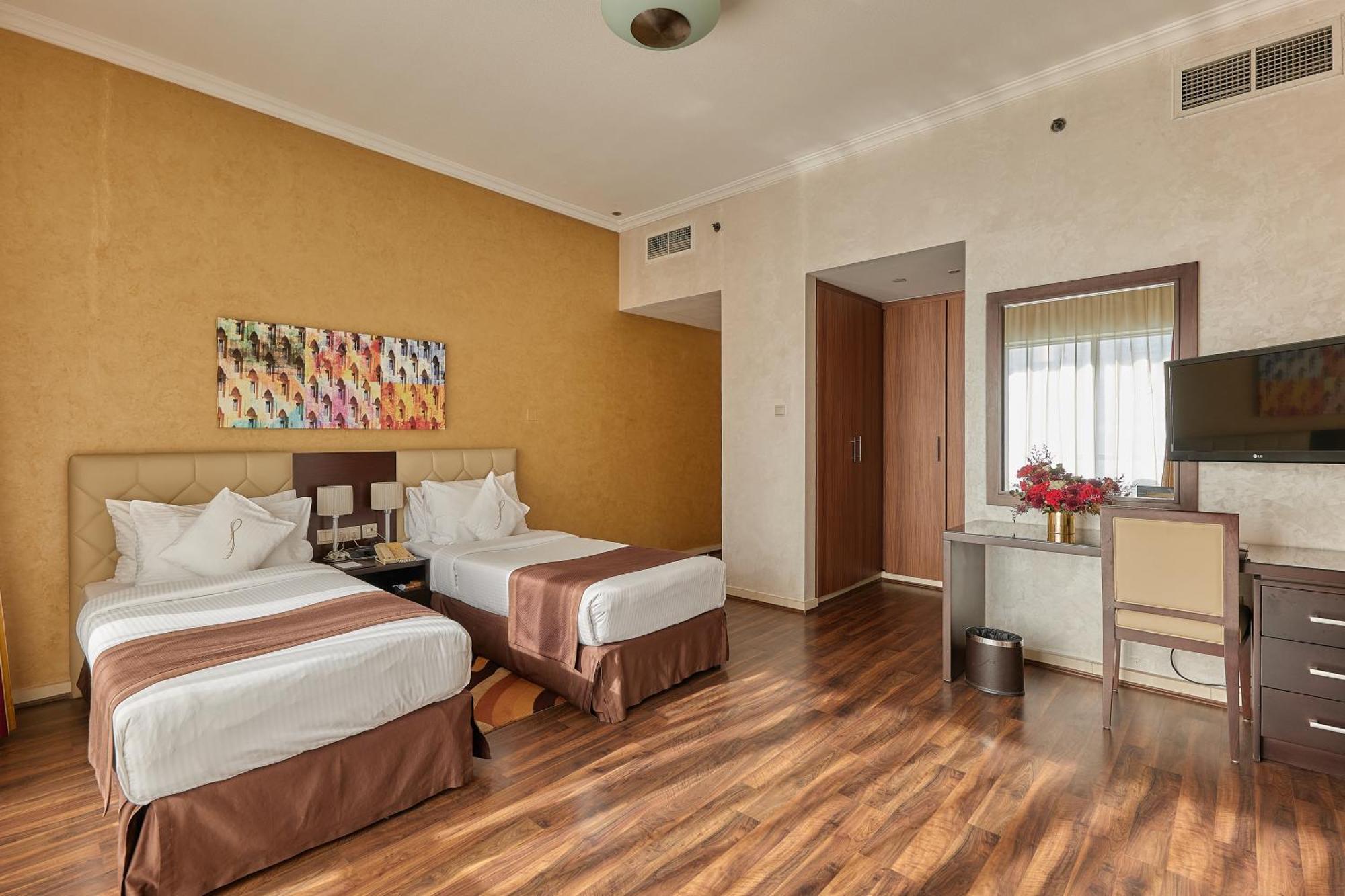 Deluxe Two-Bedroom Apartment