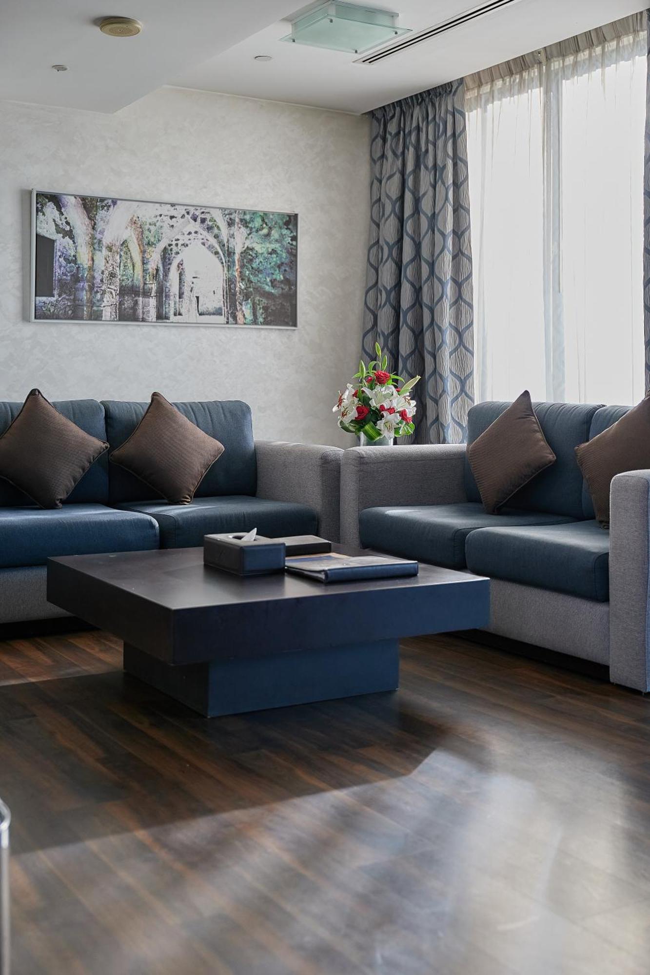 Deluxe Two-Bedroom Apartment