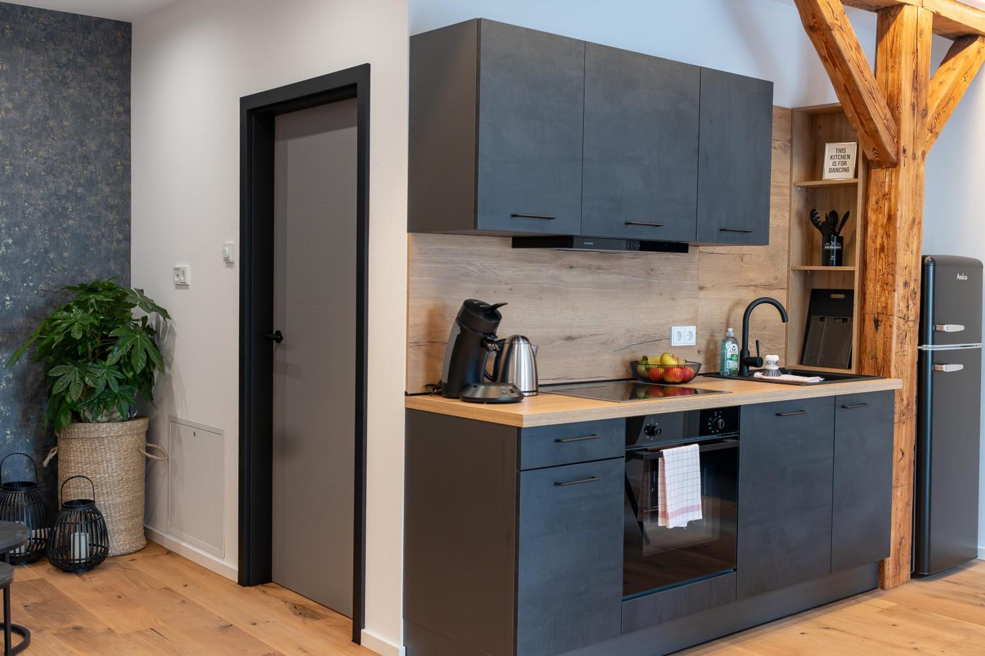 One-Bedroom Deluxe Apartment