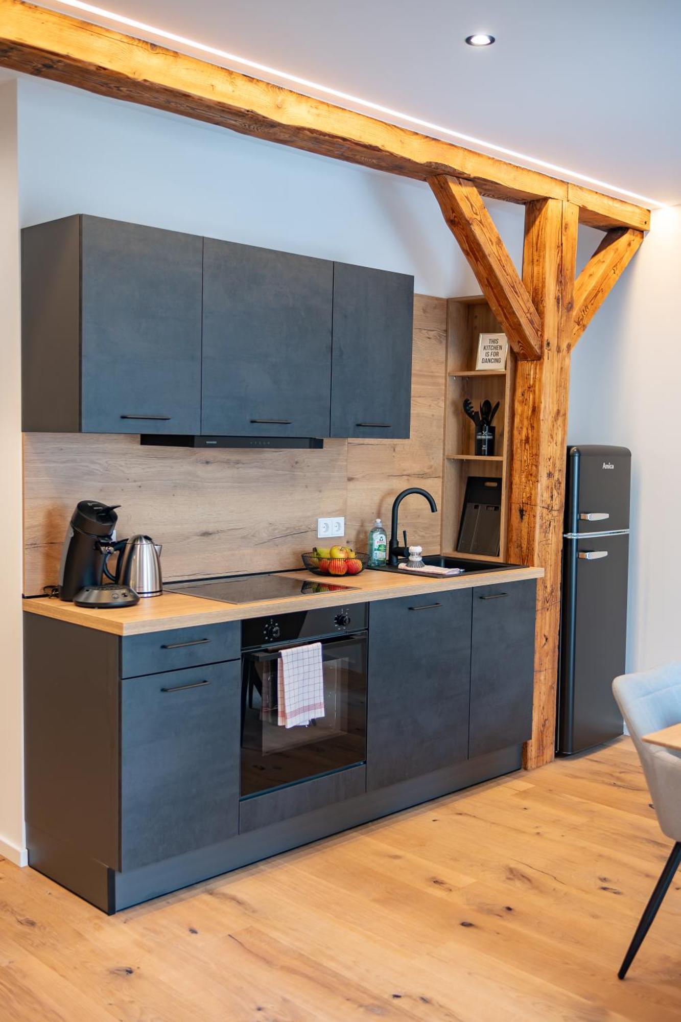 One-Bedroom Deluxe Apartment