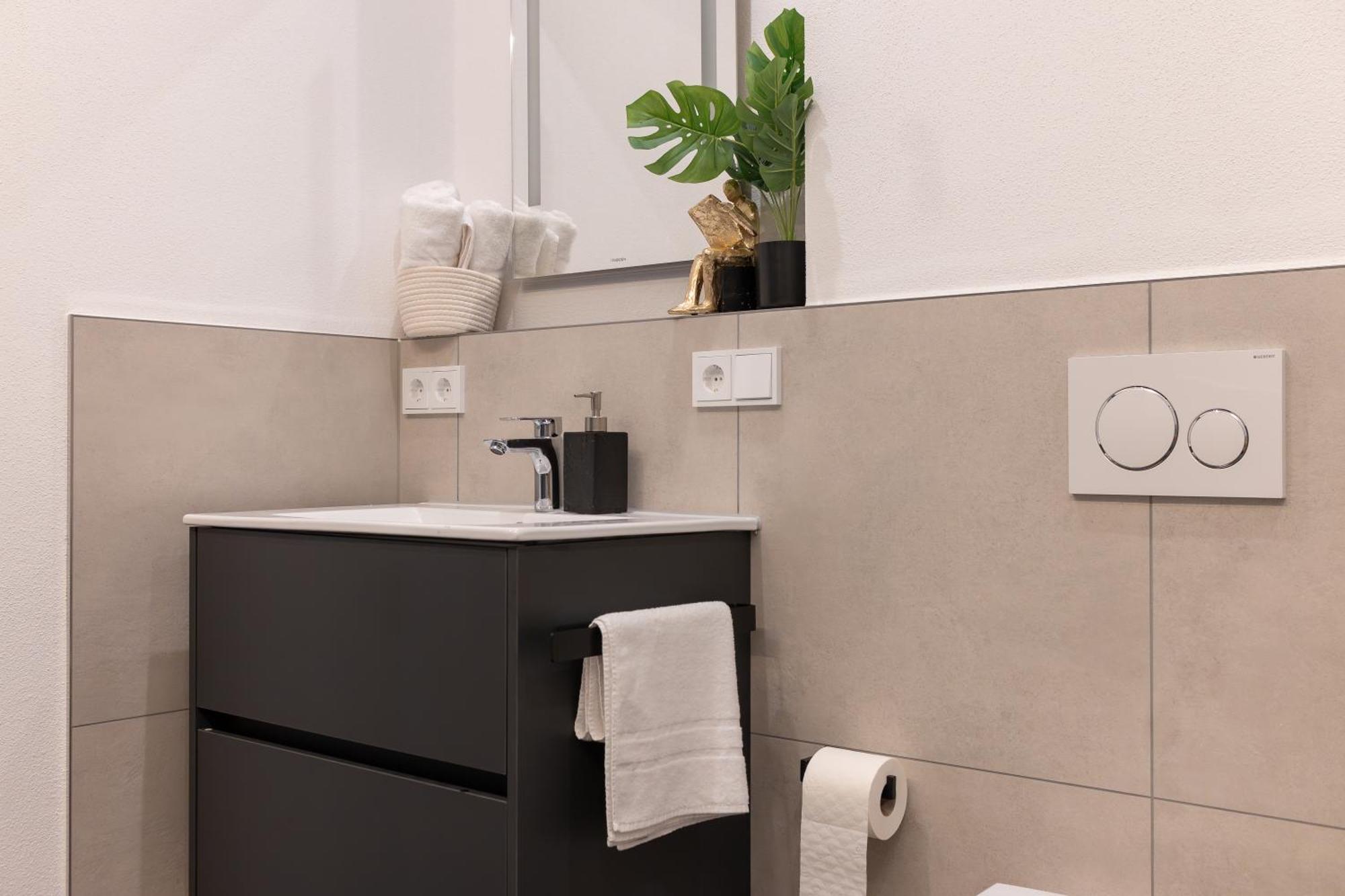 One-Bedroom Deluxe Apartment