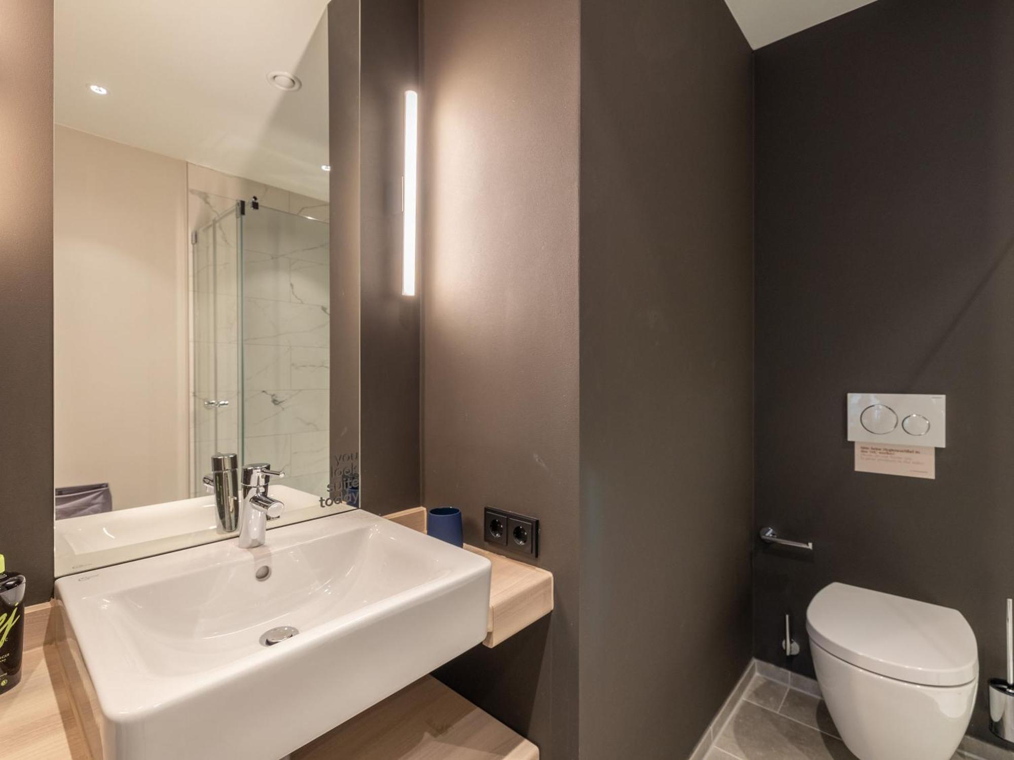 Economy Suite