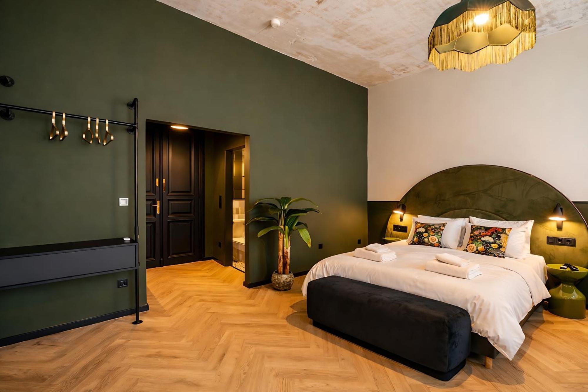Signature Apartment
