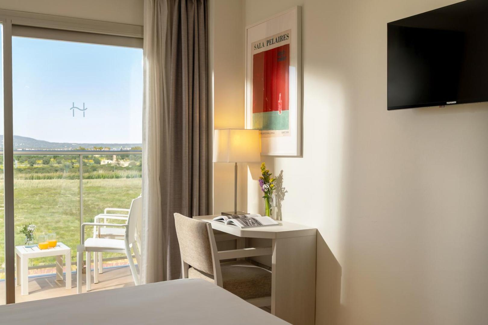 Budget Twin Room Balcony