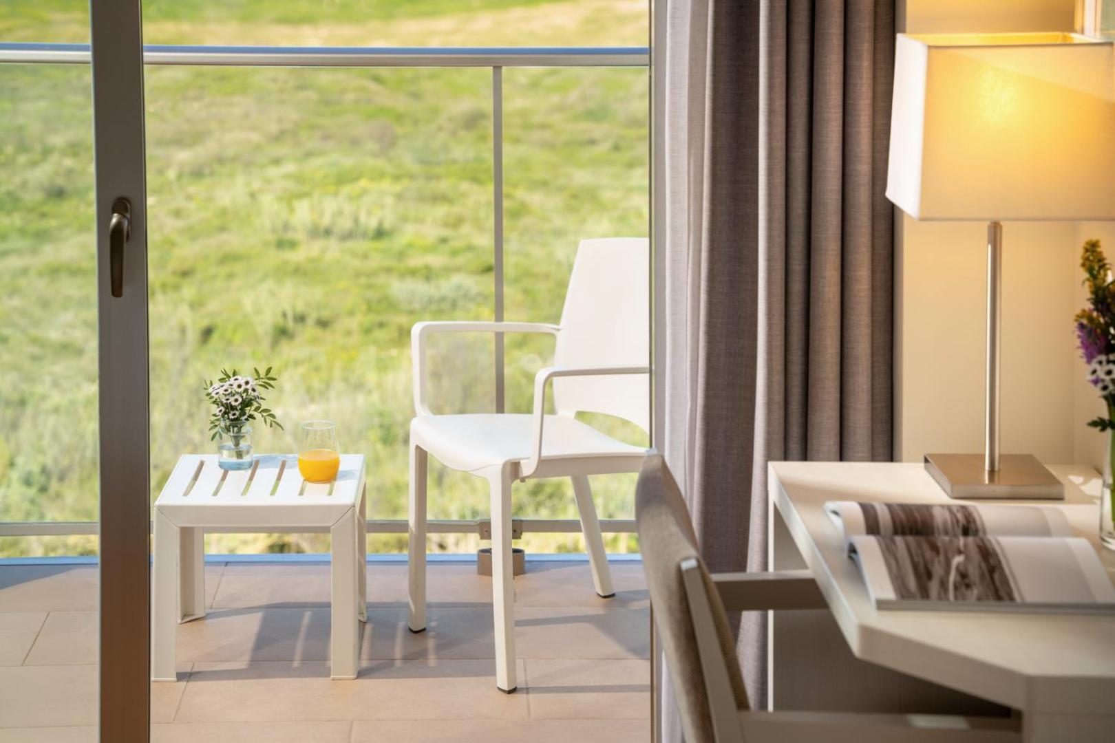 Budget Twin Room Balcony