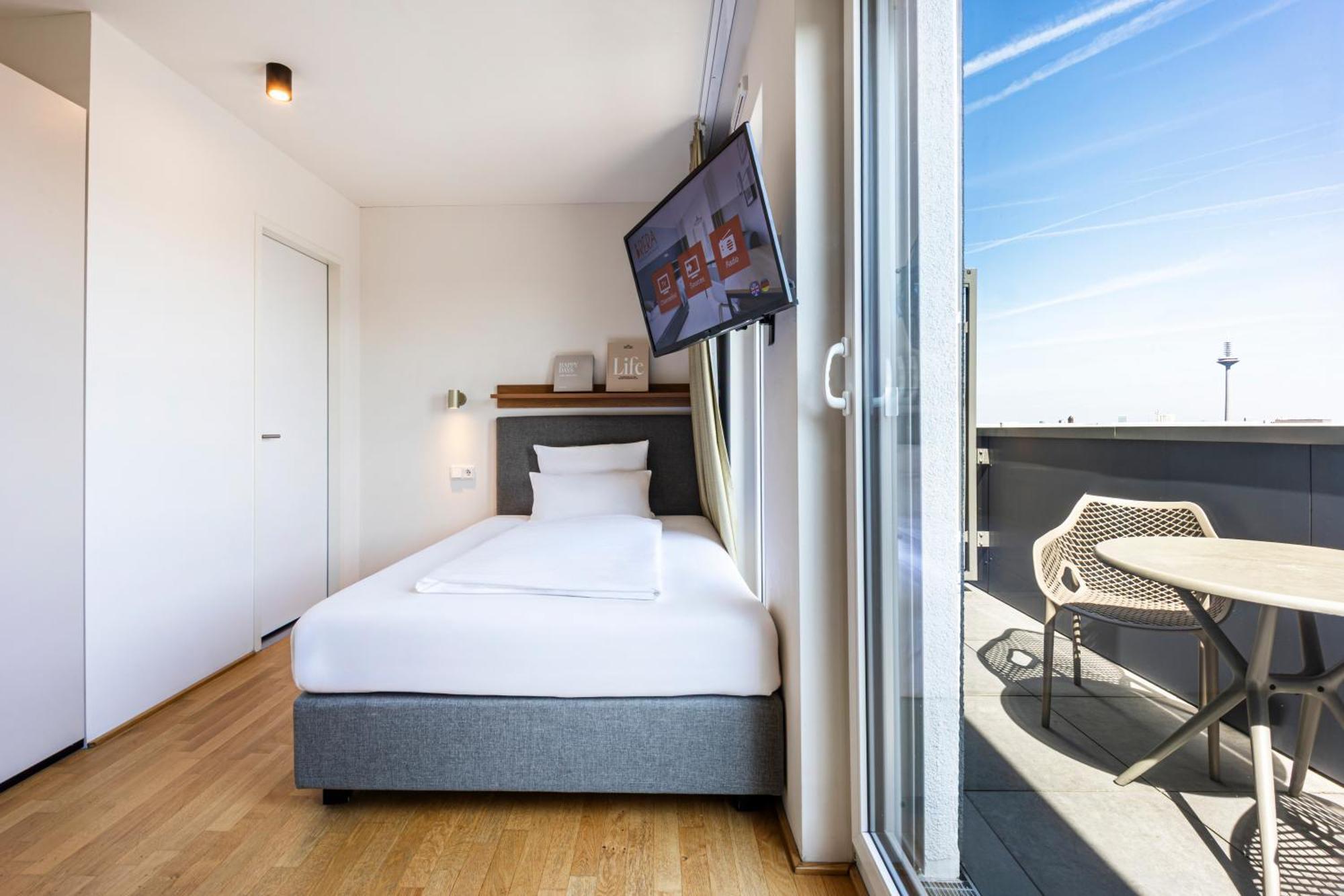 Apartment S Queen bed terrace