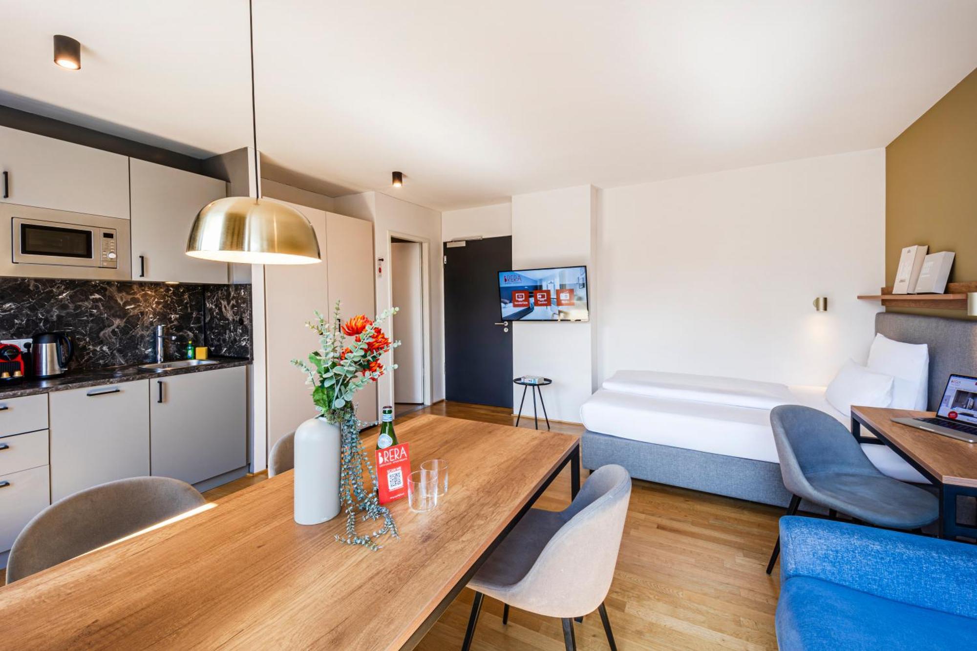 Apartment M King bed terrace