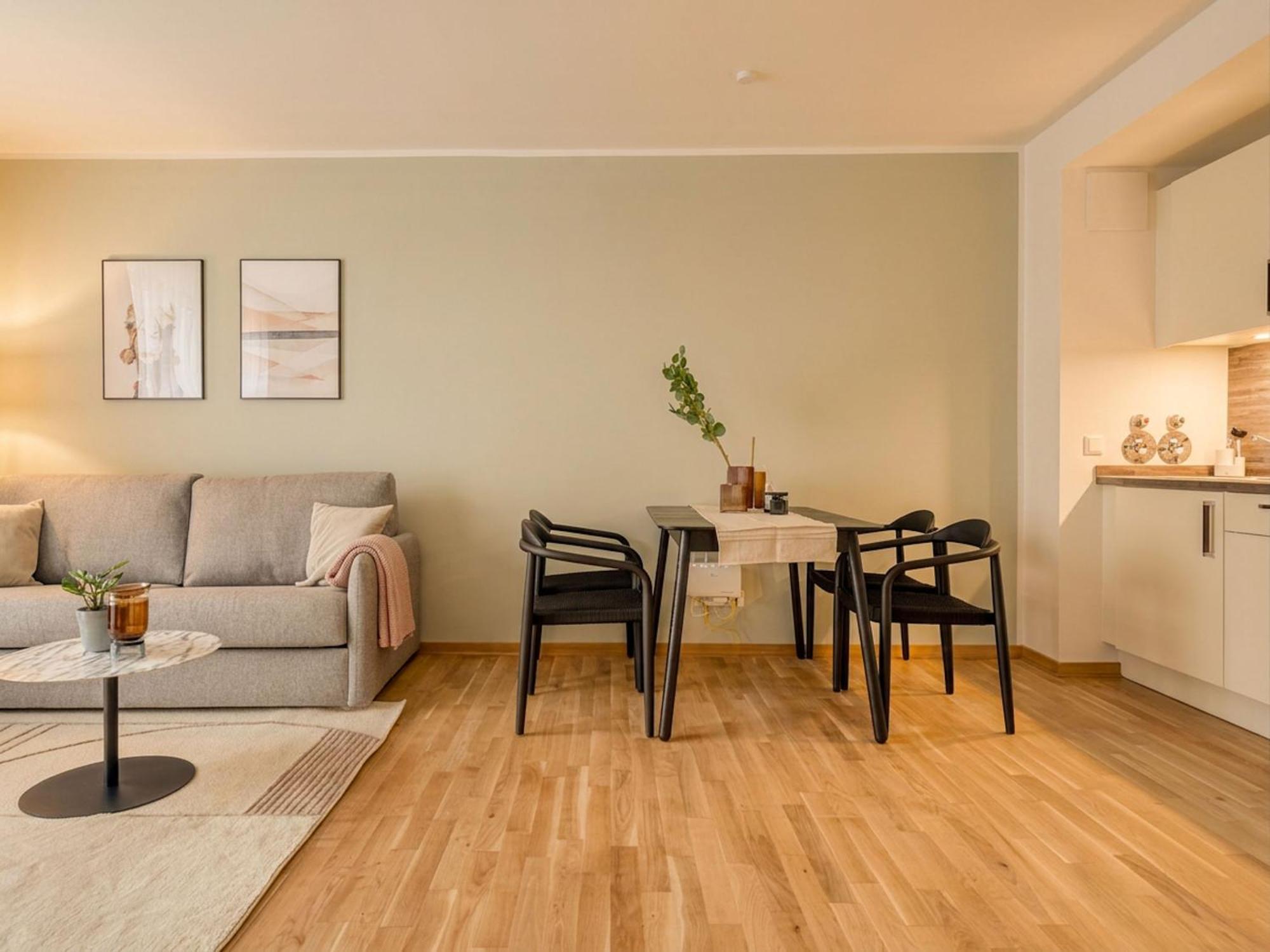 One bedroom Suite Balcony & courtyard view