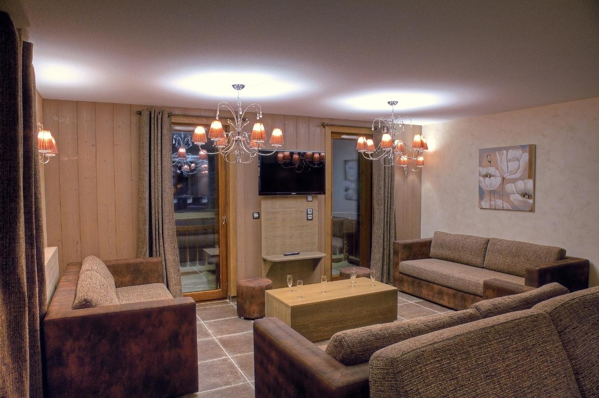 Apartment (10 Adults)