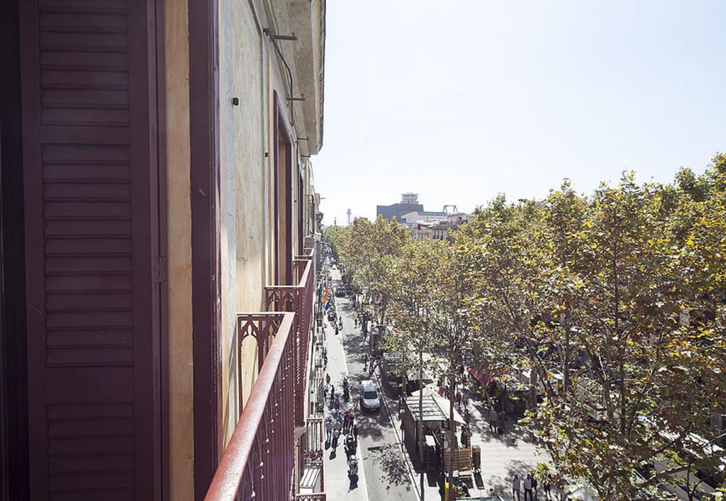 Apartamento com 2 Quartos e Varanda (6 Adultos)