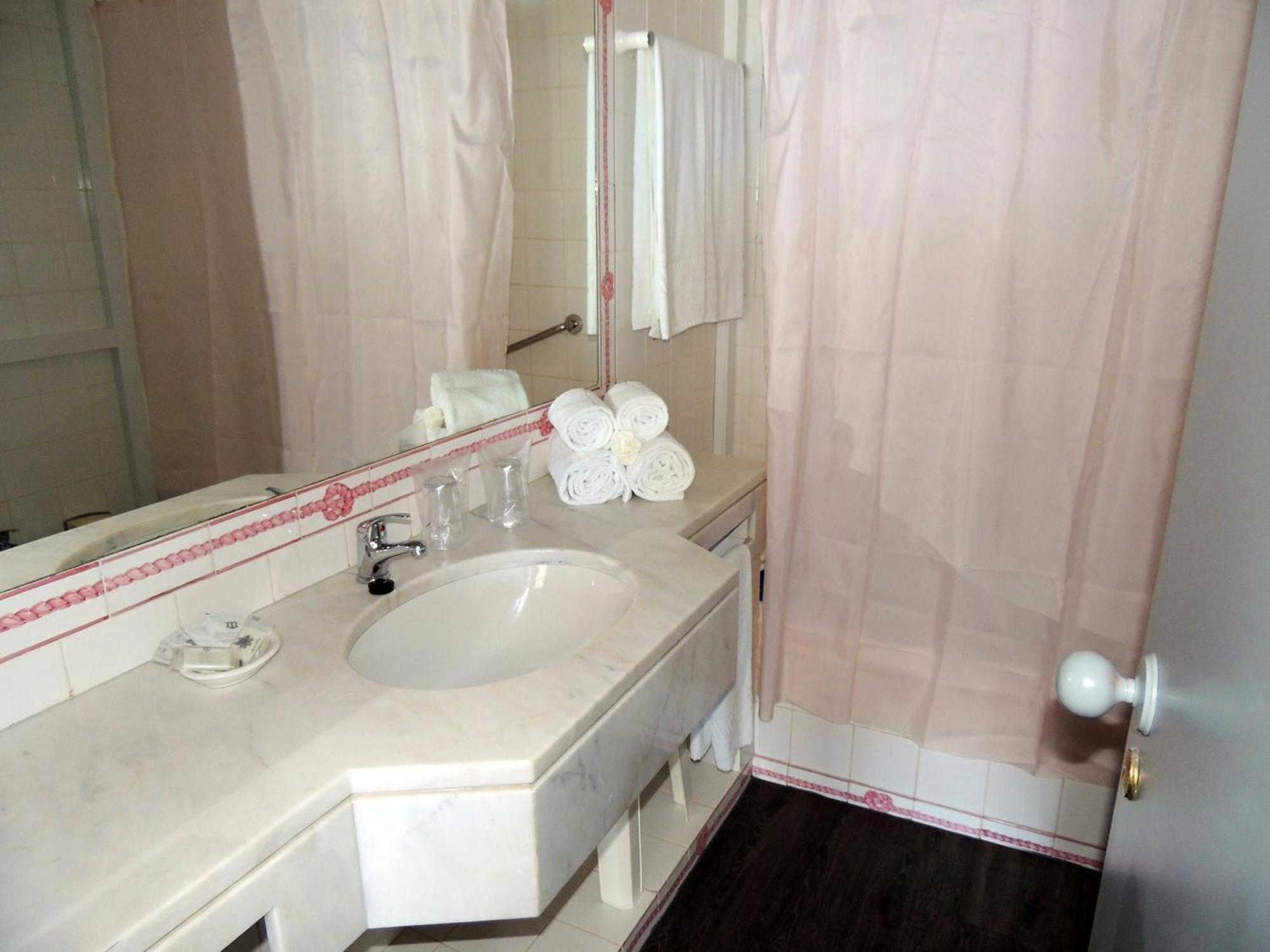 Appartement 2 Chambres avec Vue Directe sur la Mer