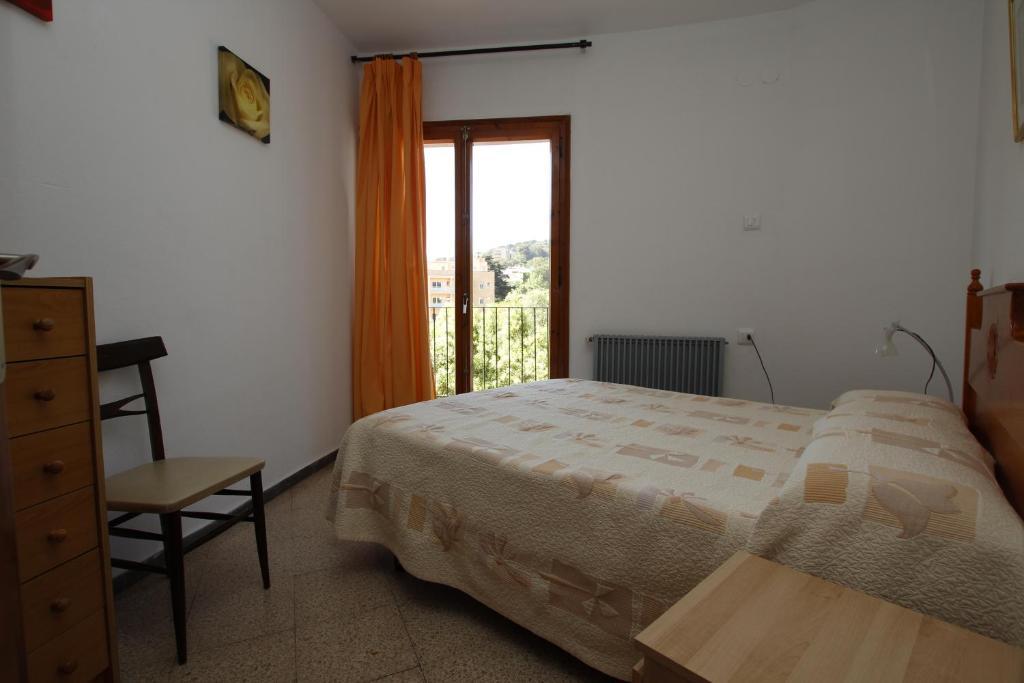 One-Bedroom Apartment 2,664090281:JPEG