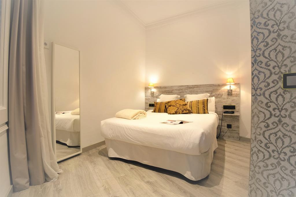 Superior One-Bedroom Apartment