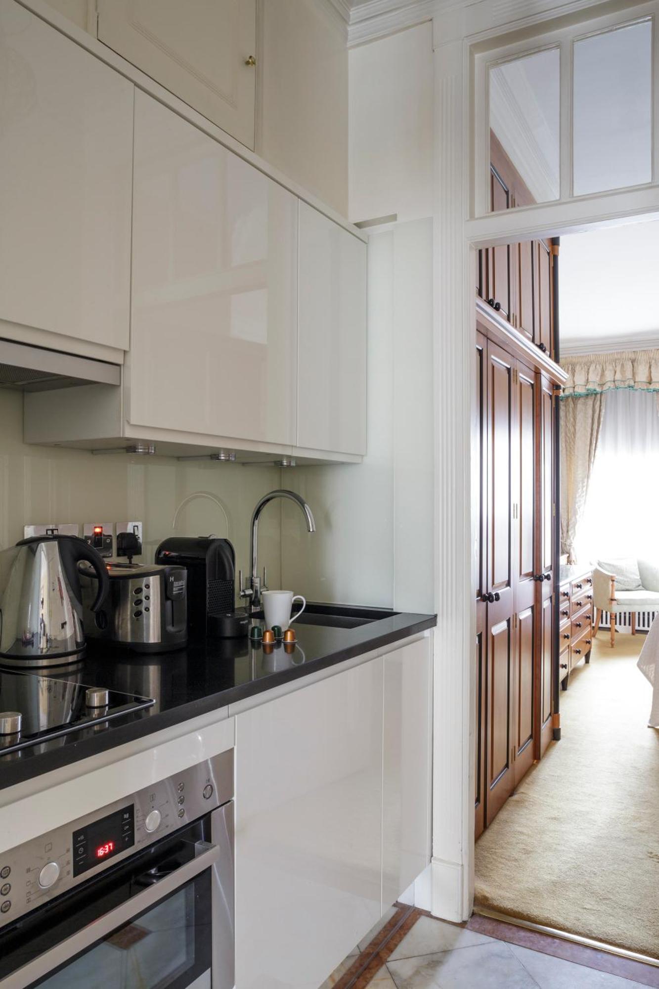 One-Bedroom Apartment,960045691:JPEG