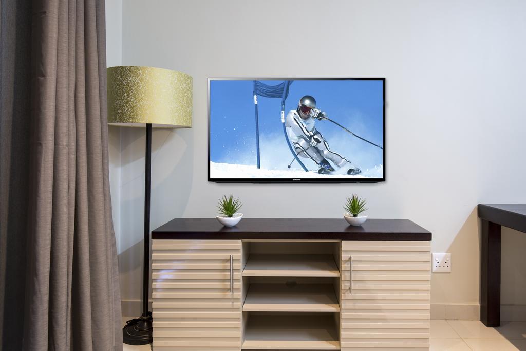 Two-Bedroom, Two-Bathroom Apartment with Balcony,382322212:JPEG