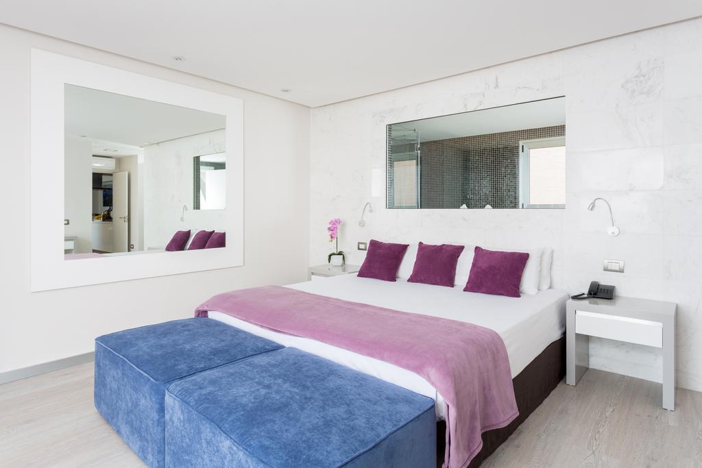 Apartamento de lujo de 3 dormitorios con bañera de hidromasaje y vistas al mar (6 adultos)