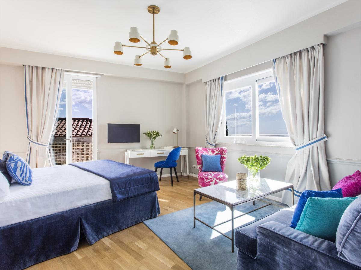 One-Bedroom Apartment Balcony Sea View
